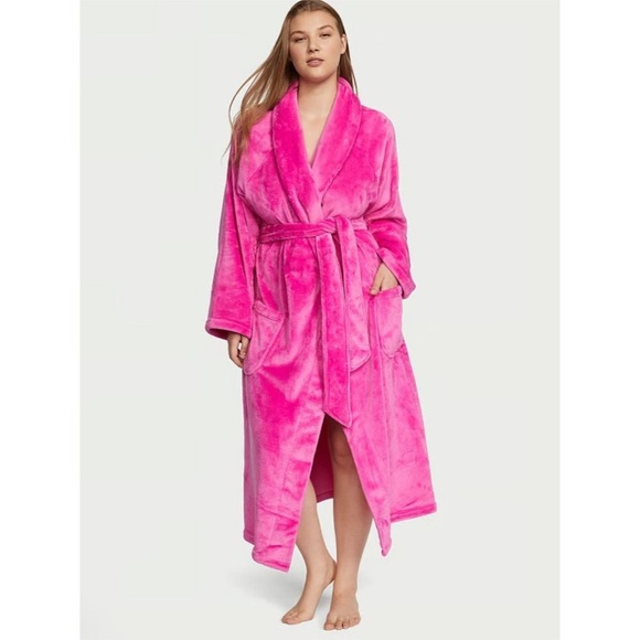 NWT Victoria’s Secret Plush pink robe with VS logo on back size xs/s - Picture 2 of 6
